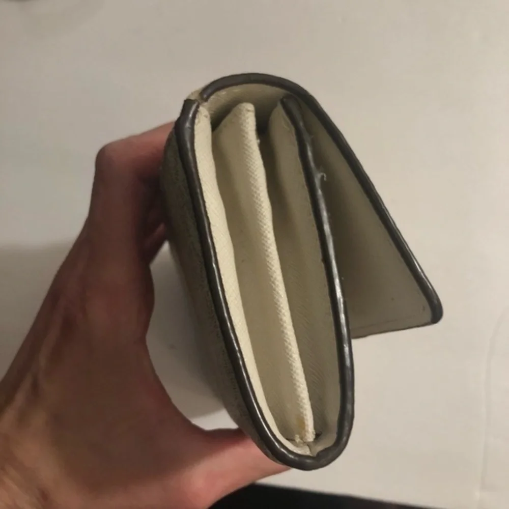 Michael kors white gold tone signature mk wallet